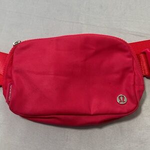 HOT PINK LULULEMON BELT BAG FANNY PACK TRAVEL BAG